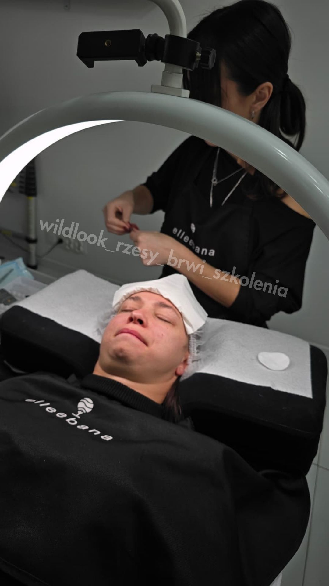 Zdjęcie ze szkolenia Elleebana – Koreański Lifting Rzęs